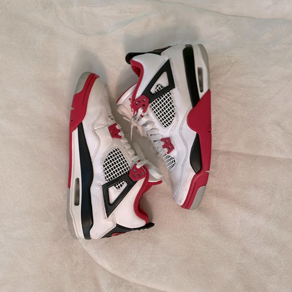 Jordan 4 Fire Red (2020)